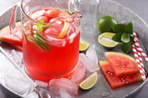 Nước ép detox cà chua và dưa hấu thanh lọc cơ thể và giúp giảm cân nhanh chóng.
